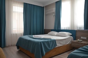 Minibar, iron/ironing board, free WiFi, bed sheets - Sava Hotel (Konyaalti)