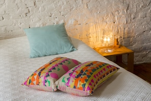 3 bedrooms, individually decorated, travel cot, free WiFi - BnB Les Greniers de Madelgaire (Soignies)