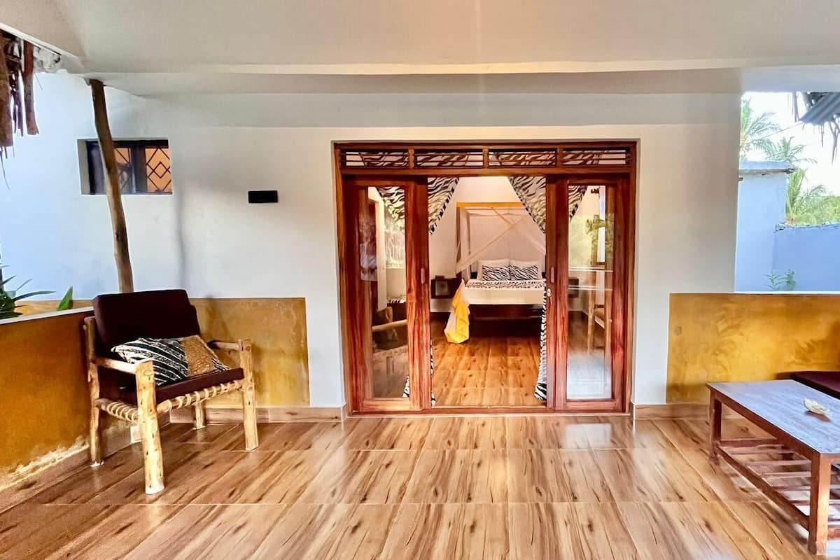Deluxe Triple Room, 1 Bedroom, Non Smoking, Private Bathroom | Egyptian cotton sheets, premium bedding, down comforters, pillowtop beds