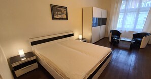 Deluxe Apartment, 2 Bedrooms, Kitchen, City View (Apt 1)