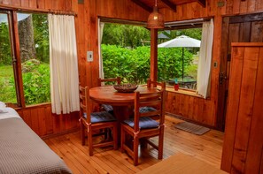 Stuga Standard - 1 sovrum - privat badrum | 1 sovrum, gratis barnsängar, gratis wi-fi och sängkläder