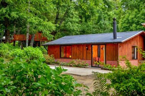 Standard Cottage, 2 Bedrooms, Private Bathroom | Terrace/patio - Cabañas Aylen (Villarrica)