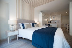 Soundproofing, iron/ironing board, cots/infant beds, free WiFi - Almada Wine House (Porto)