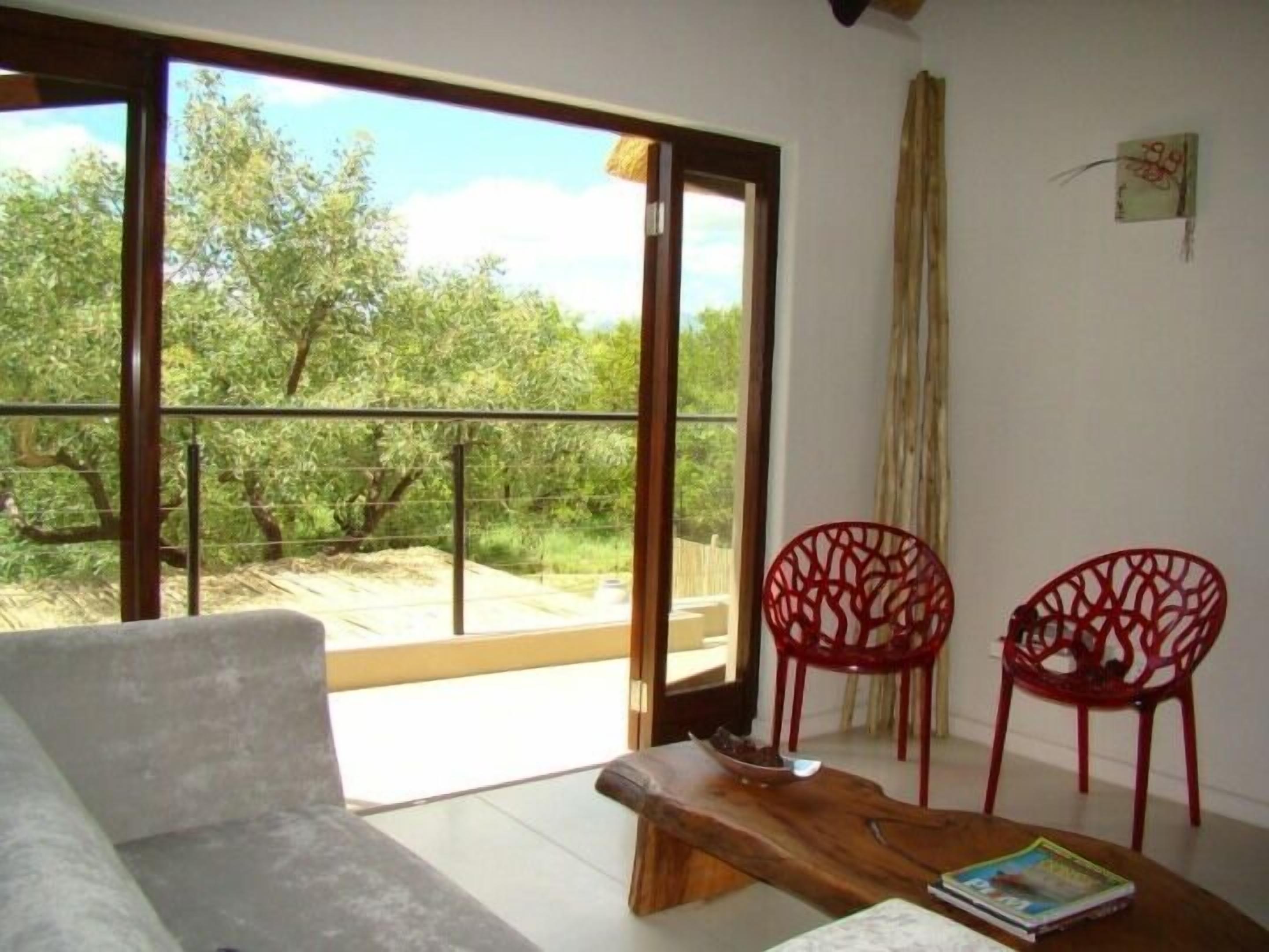 House, 3 Bedrooms | Living room | Flat-screen TV, DVD player