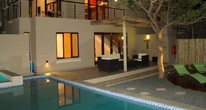 BushGlam Luxury Holiday Home