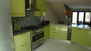 Rumah, 3 kamar tidur | Dapur pribadi | Lemari es besar, microwave, oven, dan kompor