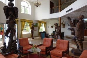 Lobby - Wusum Hotel (Makeni)