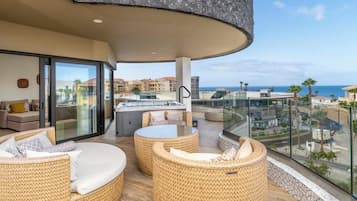 1 bedroom, minibar, in-room safe, desk