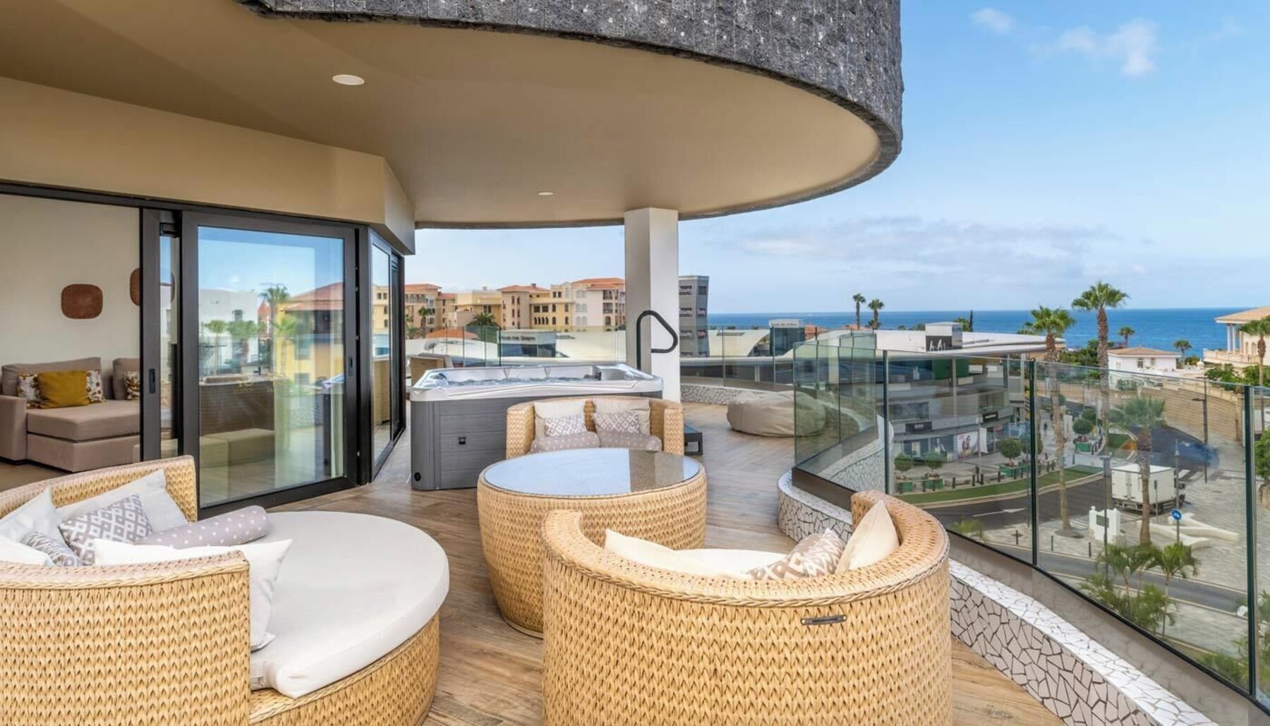 1 bedroom, minibar, in-room safe, desk