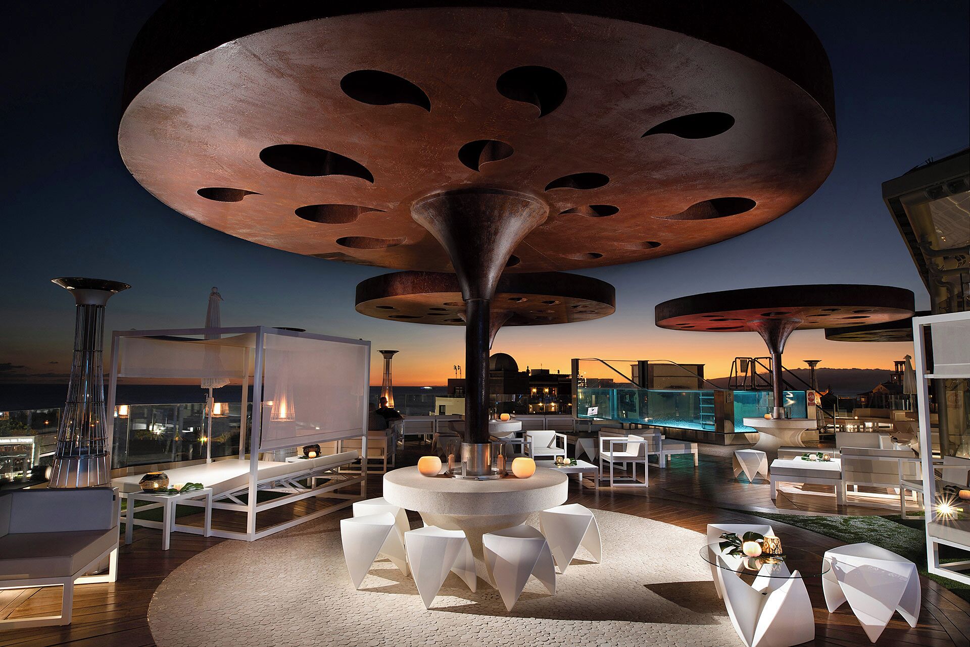 5 bars/lounges, 3 swim-up bars, 3 poolside bars