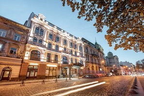 Front of property - Grand Hotel Lviv Casino & Spa (Lviv)