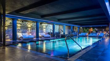 Couples treatment room(s), sauna, hot tub, steam room