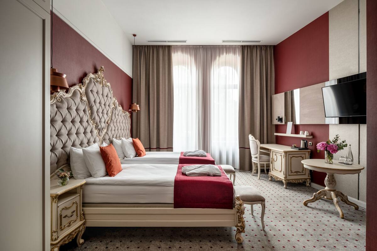 Habitación superior con 2 camas individuales | 1 dormitorio, ropa de cama de alta calidad, minibar y caja fuerte
