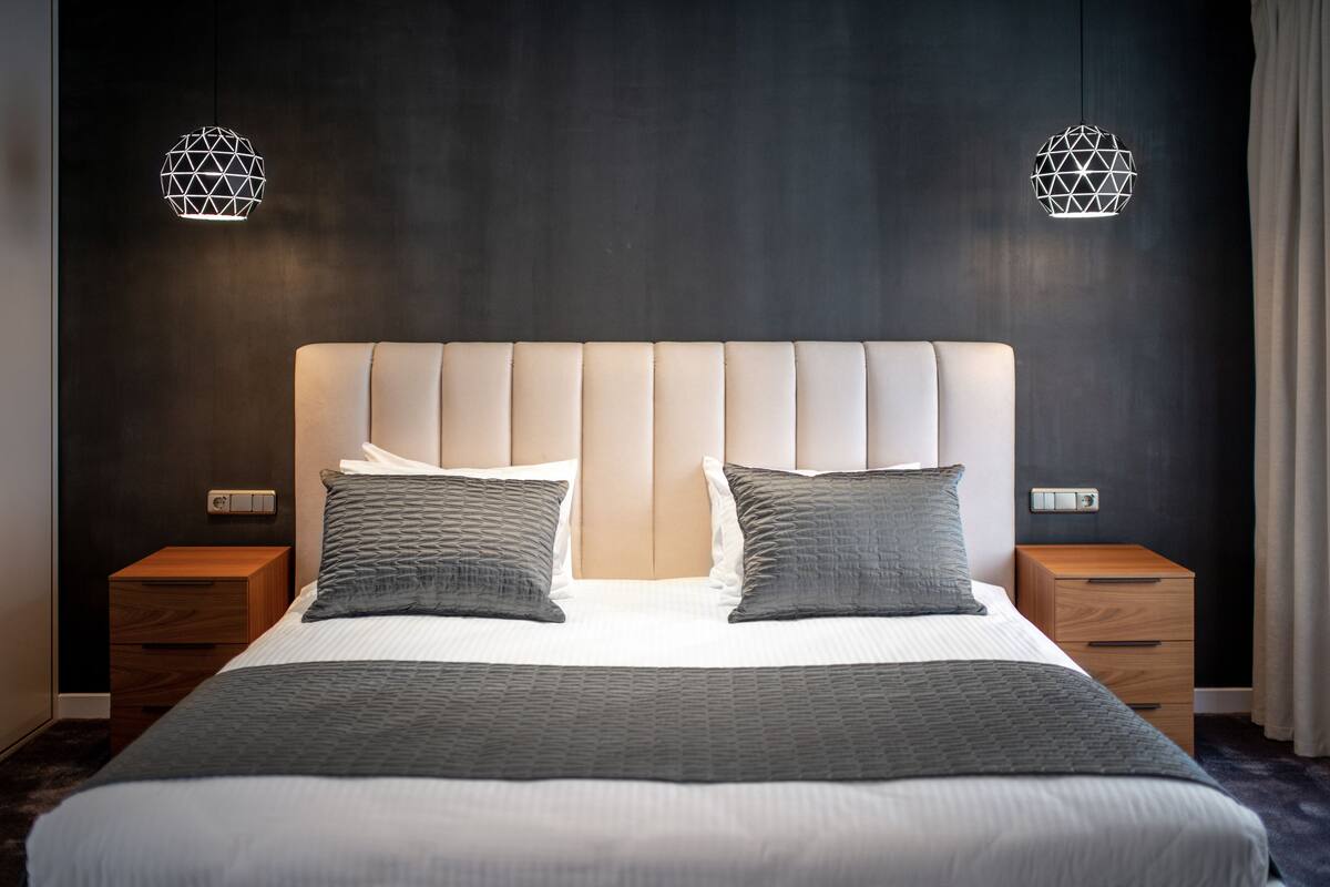 Apartamento ejecutivo, 1 habitación, lanai, en esquina | 1 dormitorio, ropa de cama de alta calidad, minibar y caja fuerte