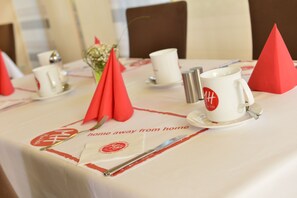 Daily buffet breakfast for a fee - Michel Hotel Rüsselsheim Frankfurt Airport (Ruesselsheim)