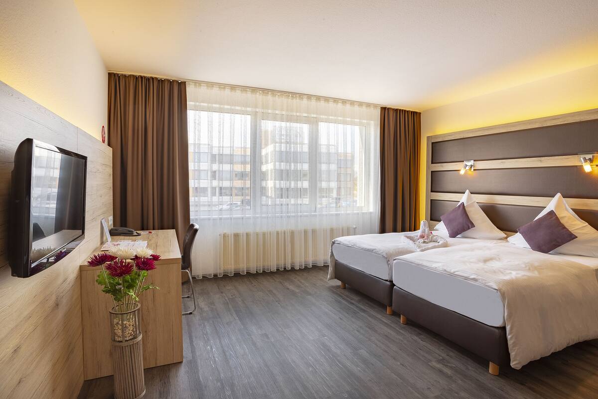 Chambre Double Standard | Coffres-forts dans les chambres, bureau, rideaux occultants