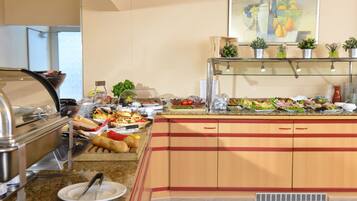 Colazione a buffet a pagamento, servita tutte le mattine