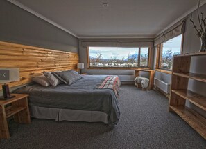 In-room safe, bed sheets