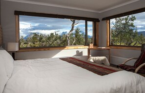 In-room safe, bed sheets