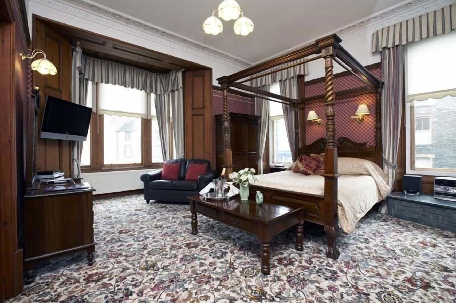 Individually furnished, desk, soundproofing, iron/ironing board