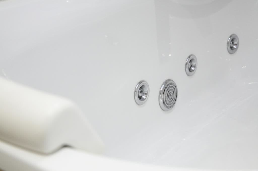 executive room, 1 king bed, park view | bathroom | free toiletries, hair dryer, towels, soap