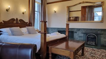 Quarto executivo, 1 cama King, vista para o parque | Individualmente mobiliados, escrivaninha, quartos à prova de som