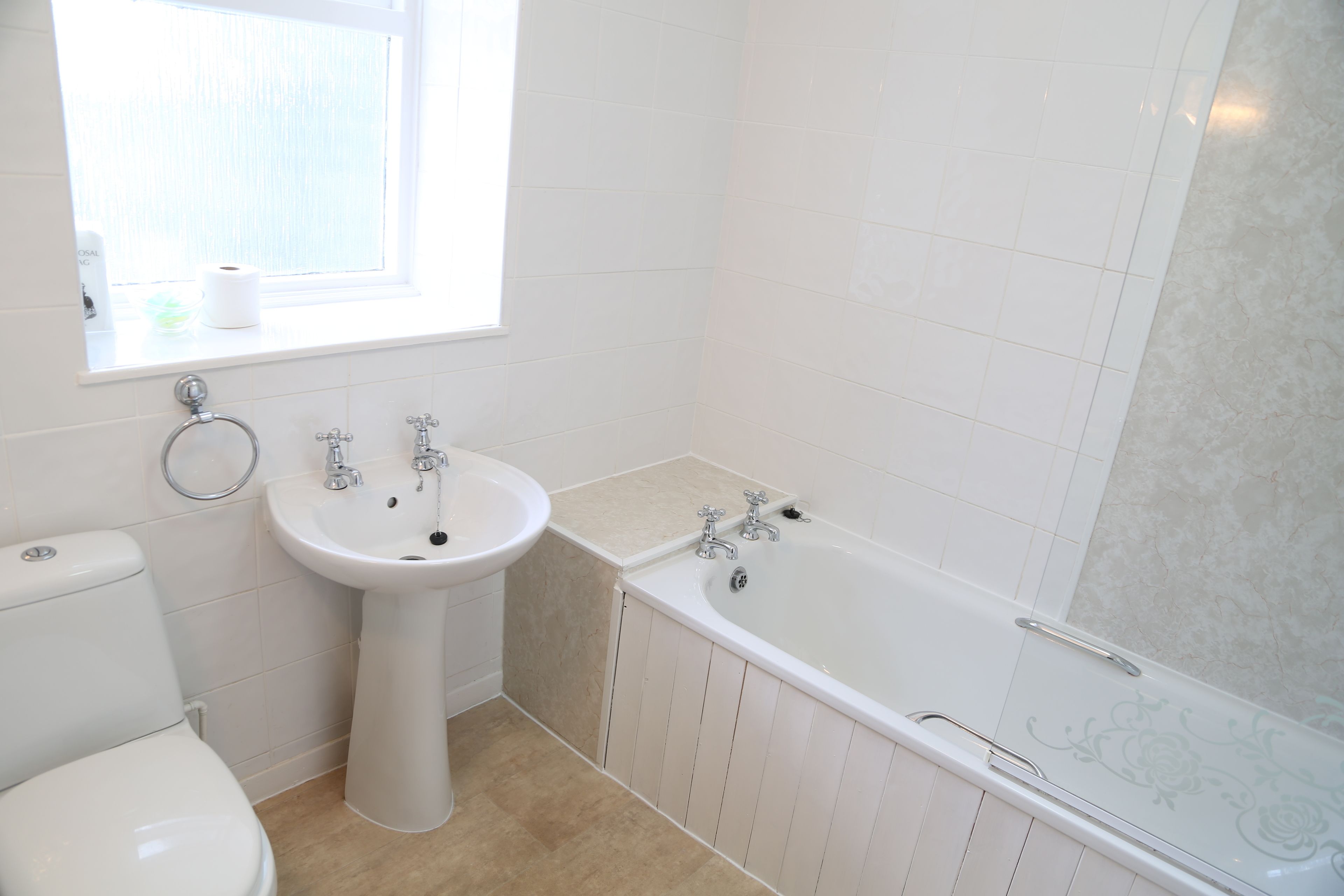 family room | bathroom | free toiletries, hair dryer, towels, soap