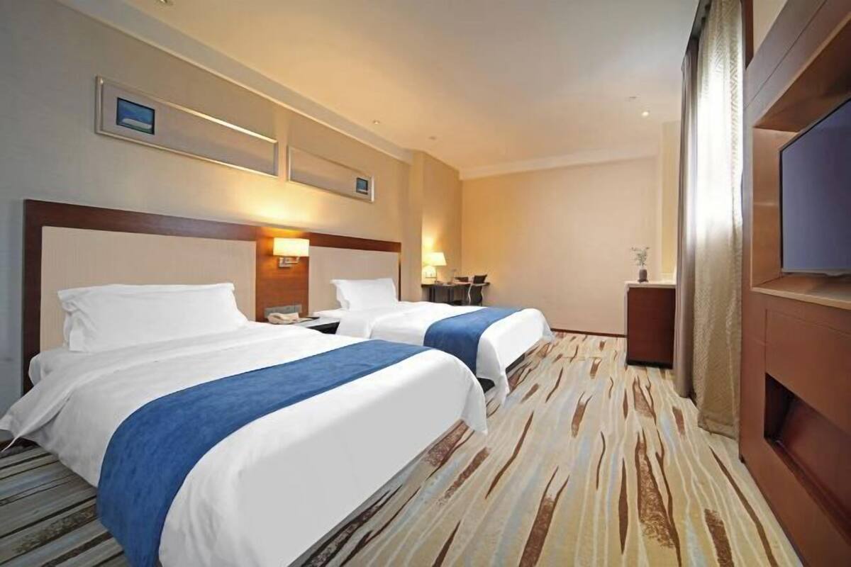 Desk, blackout drapes, rollaway beds, free WiFi