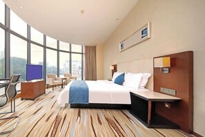 Desk, blackout drapes, rollaway beds, free WiFi - RuShi Hotel (Xiamen Convention and Exhibition Center Gaoqi Airport Branch) (Xiamen)