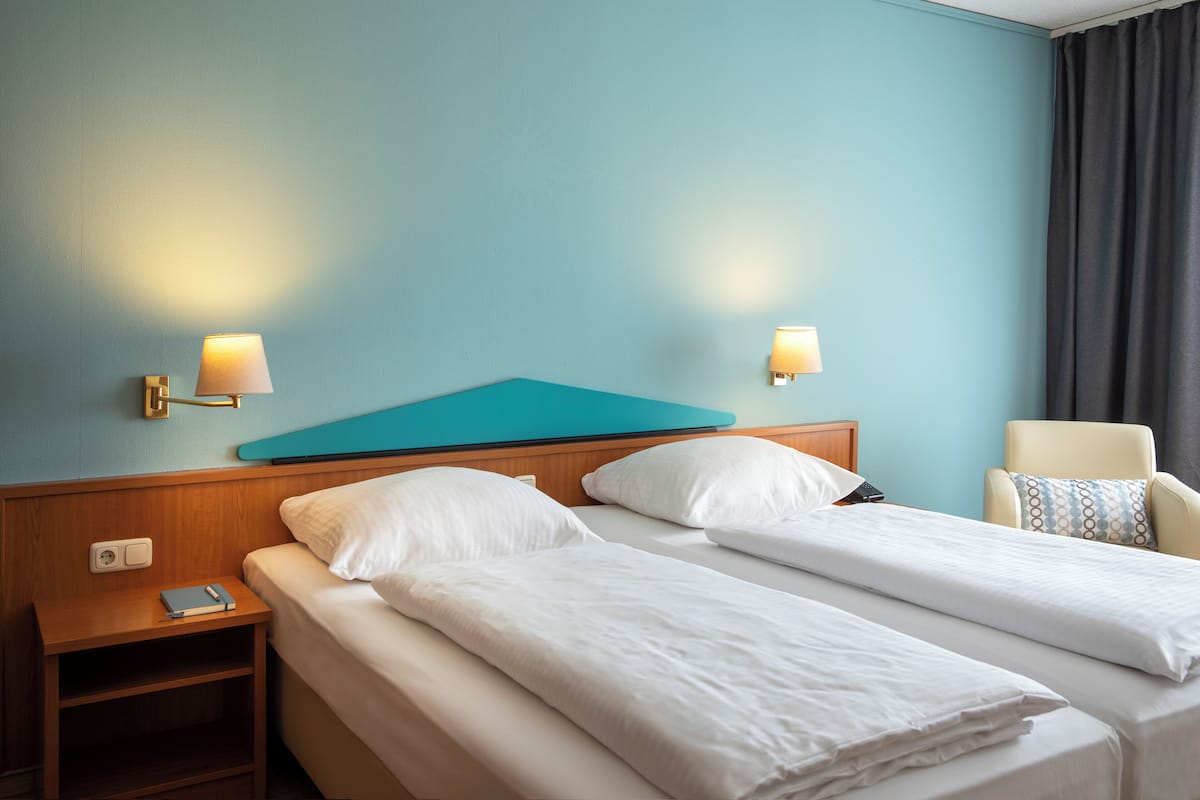 1 Schlafzimmer, Allergikerbettwaren, Zimmersafe, Schreibtisch