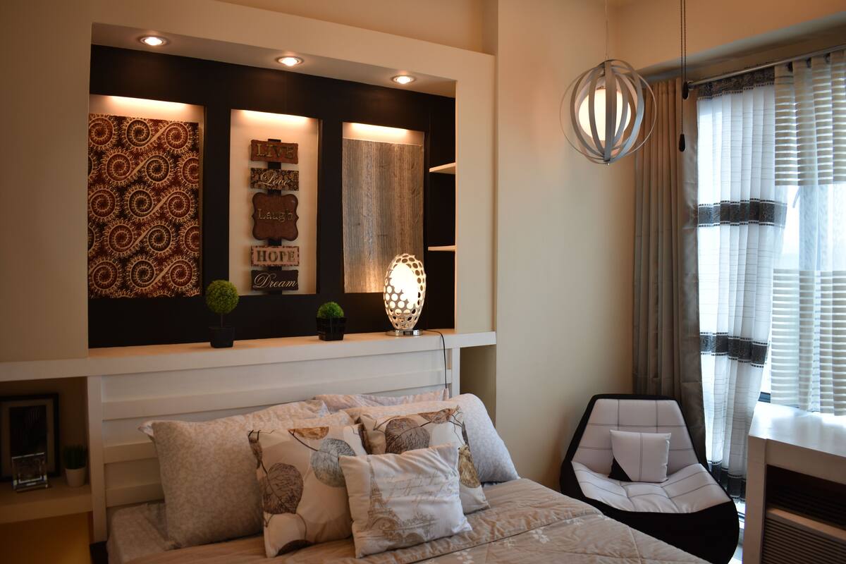 1 Bedroom with an Extra Room and Bathroom | 1 bedroom, Egyptian cotton sheets, premium bedding, down comforters