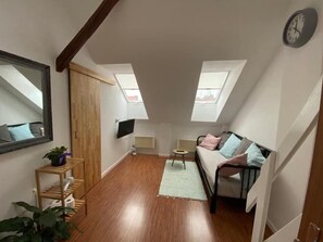 ลักซ์ชัวรี่อพาร์ทเมนท์ | มินิบาร์, พื้นที่ทำงานแบบใช้แล็ปท็อป, ผ้าม่านกันแสง, ห้องเก็บเสียง