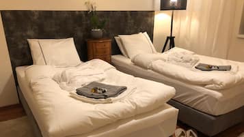 1 habitación, minibar y espacio para trabajar con laptop
