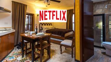 Studio, Refrigerator & Microwave, Pool View | Room amenity