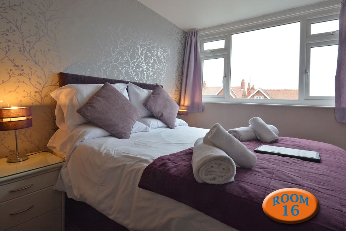 Basic Double Room, Ensuite (2nd floor rm 16 (no lift))