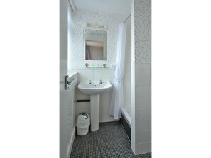 Bathroom - The Ransdale Hotel (Bridlington)