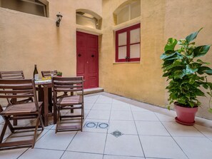 Apartment, 2 Doppelbetten, Erdgeschoss | Terrasse/Patio