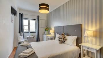 Double Room, Shared Bathroom | 1 bedroom, blackout drapes, soundproofing, free WiFi
