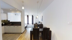 Apartment, 2 Bedrooms | In-room dining