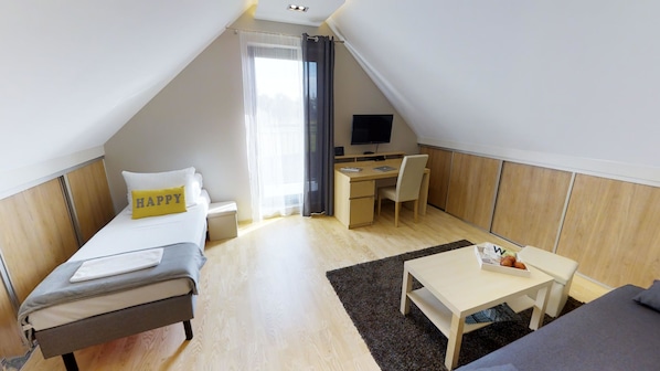 Estúdio | Roupas de cama premium, ferros/tábuas de passar roupa, berços grátis