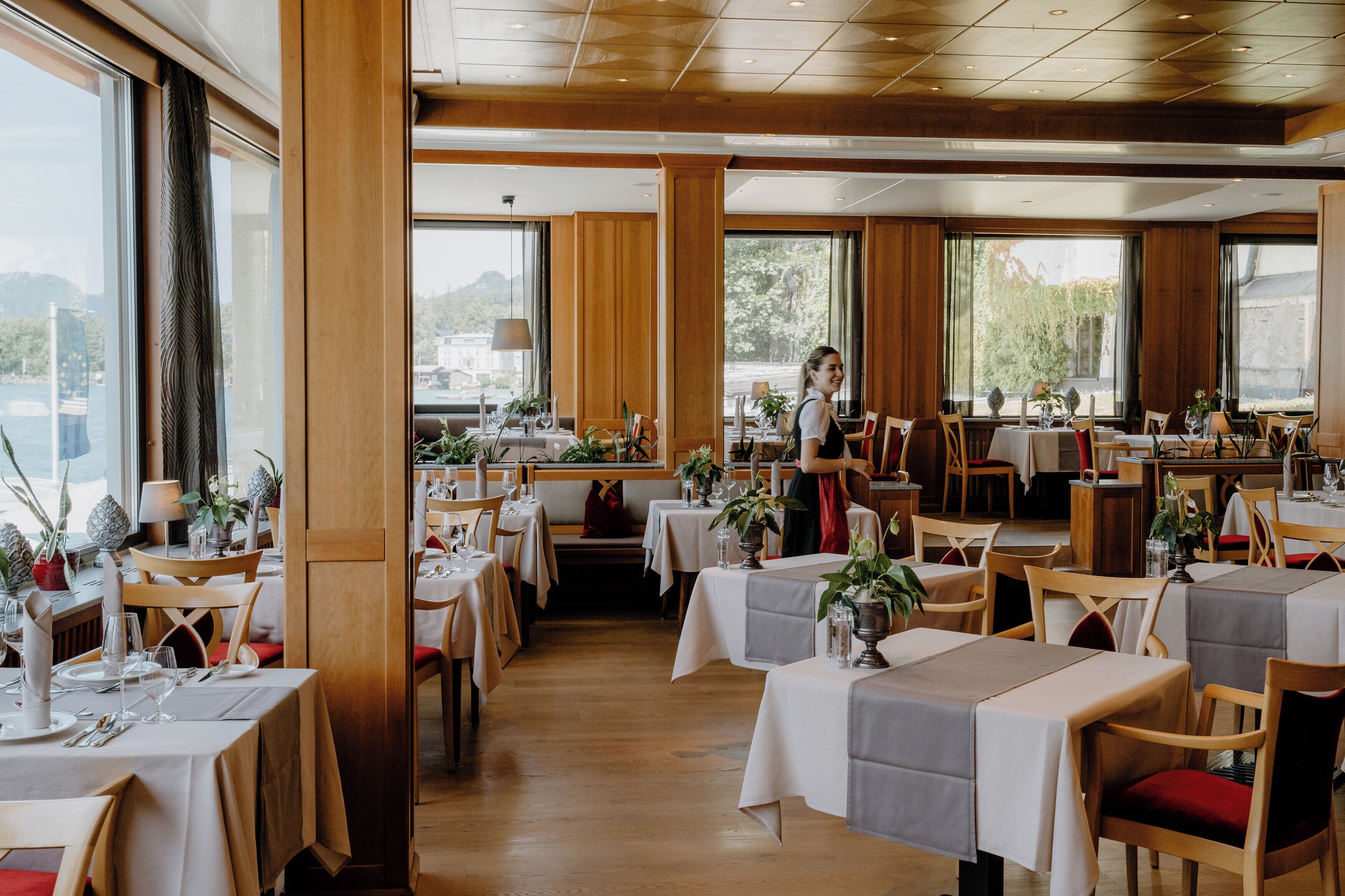 daily buffet breakfast (eur 39 per person)