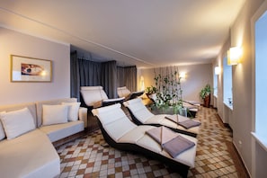 Massage/treatment rooms, massages