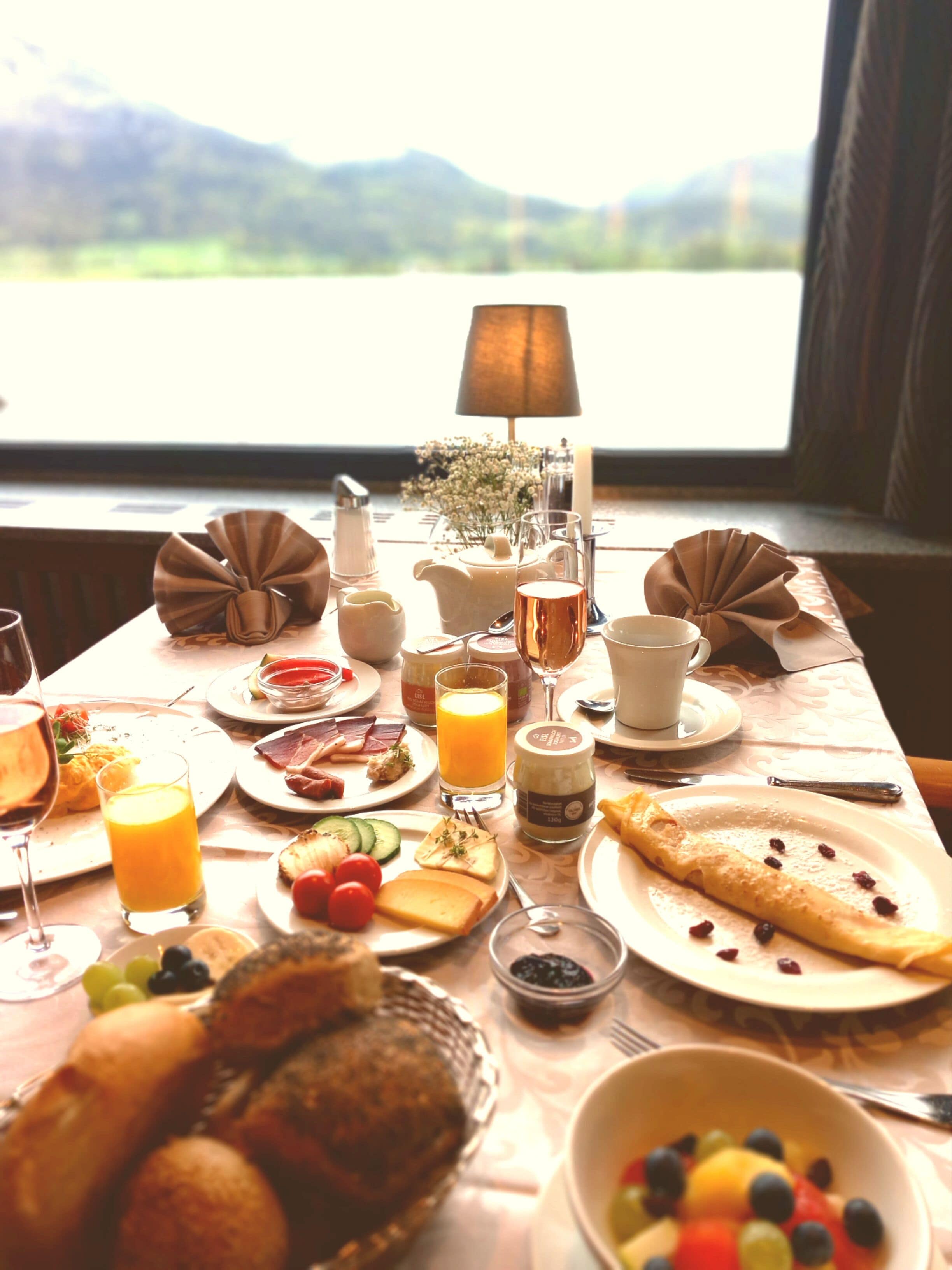 daily buffet breakfast (eur 39 per person)