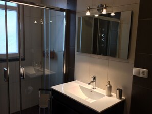 Double Room, 2 Bedrooms (Recycle) | Bathroom