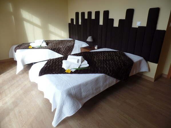 Twin Room, 1 Bedroom (Chocolate)