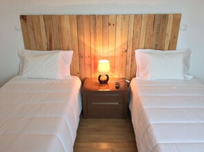 Quarto casal, 2 quartos (Recycle) | 1 quarto, frigobar, cofres nos quartos, quartos à prova de som