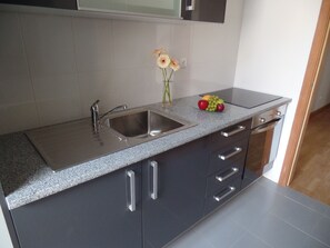 双人房, 2 间卧室 (Silver) | 私人厨房 | 冰箱、微波炉、烤箱、炉灶