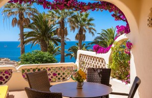 Bungalow, 2 soverom, sjøutsikt, sjøvendt | Terrasse/patio