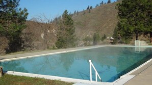 Pool - Haven Hot Springs (Lowman)