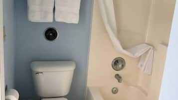 Classic Double Room, Multiple Beds | Bathroom | Combined shower/tub, free toiletries, towels